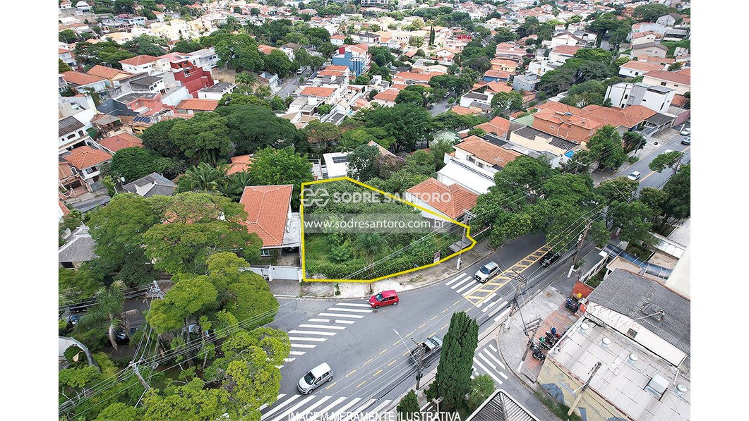 Terreno de 631,33 m²