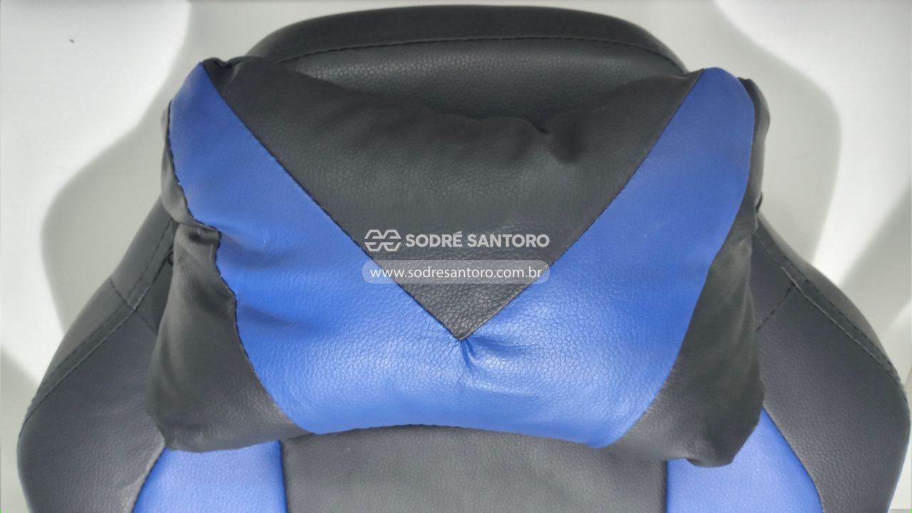 cadeira gamer azul e preta