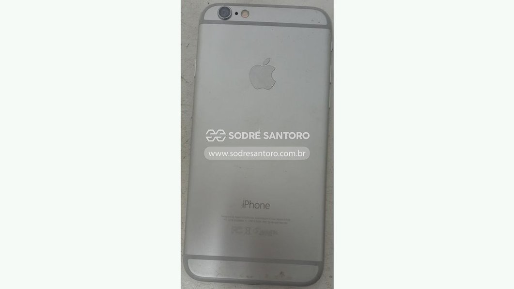 Apple iPhone シルバー Leilão IPHONE APPLE MODEL A1549 - Leilão de materiais - Sodré Santoro