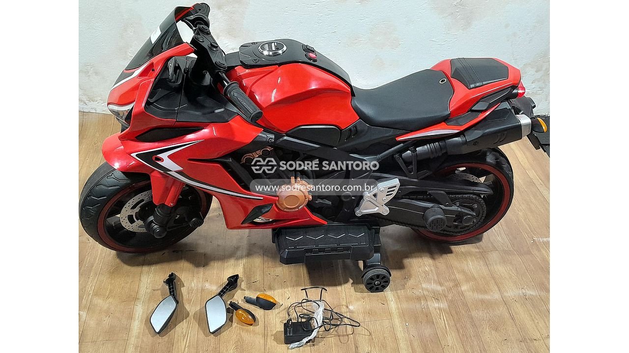 mini moto elétrica vermelha