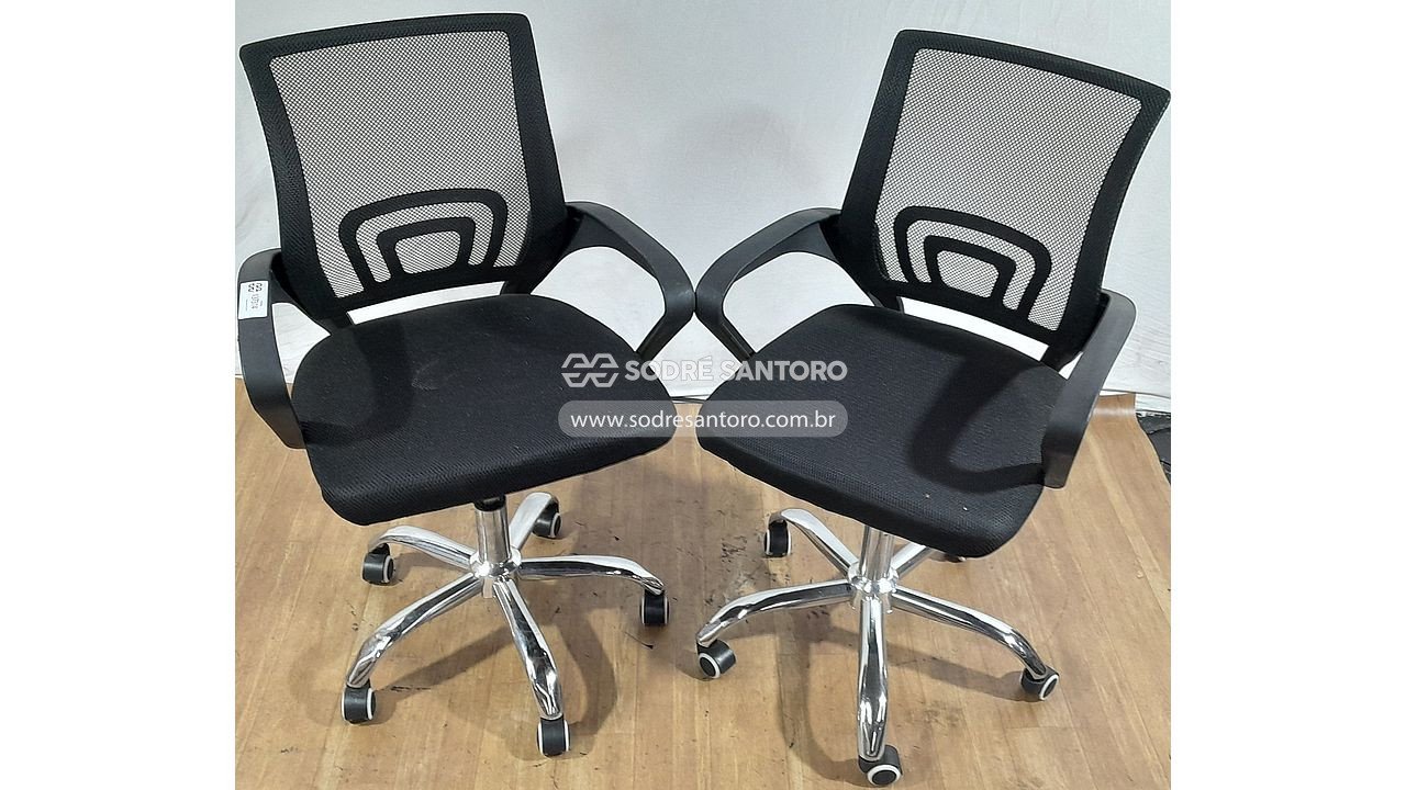 2 cadeiras giratórias com rodízios
