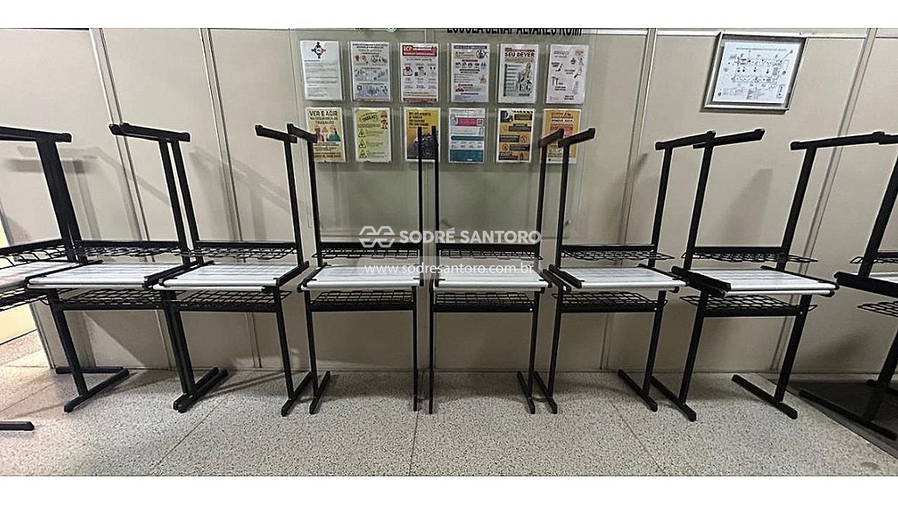 carteiras escolares diversas