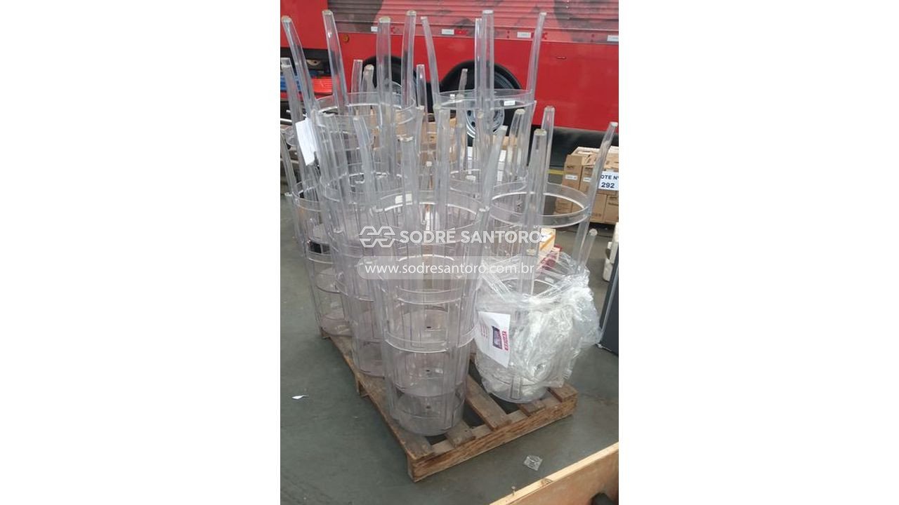 19 banquetas em policarbonato