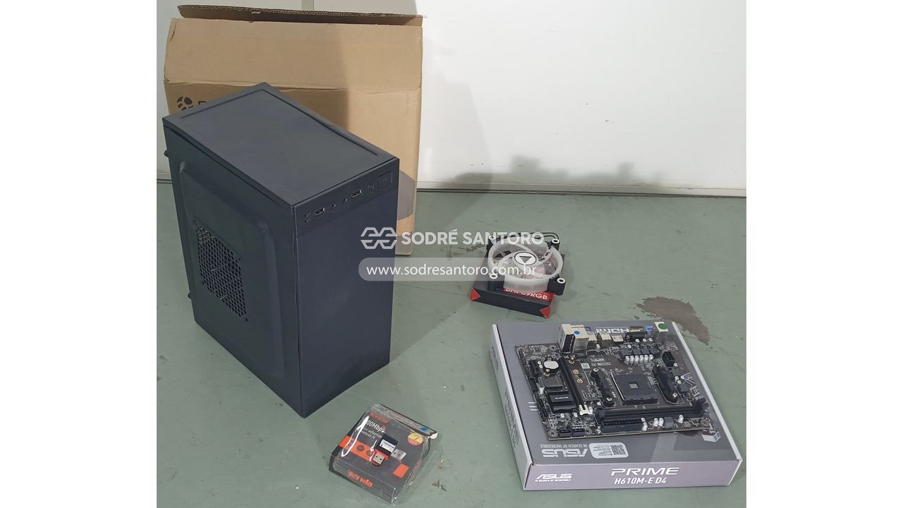 1 gabinete, 1 cooler, 1 placa- mãe e 1 mini