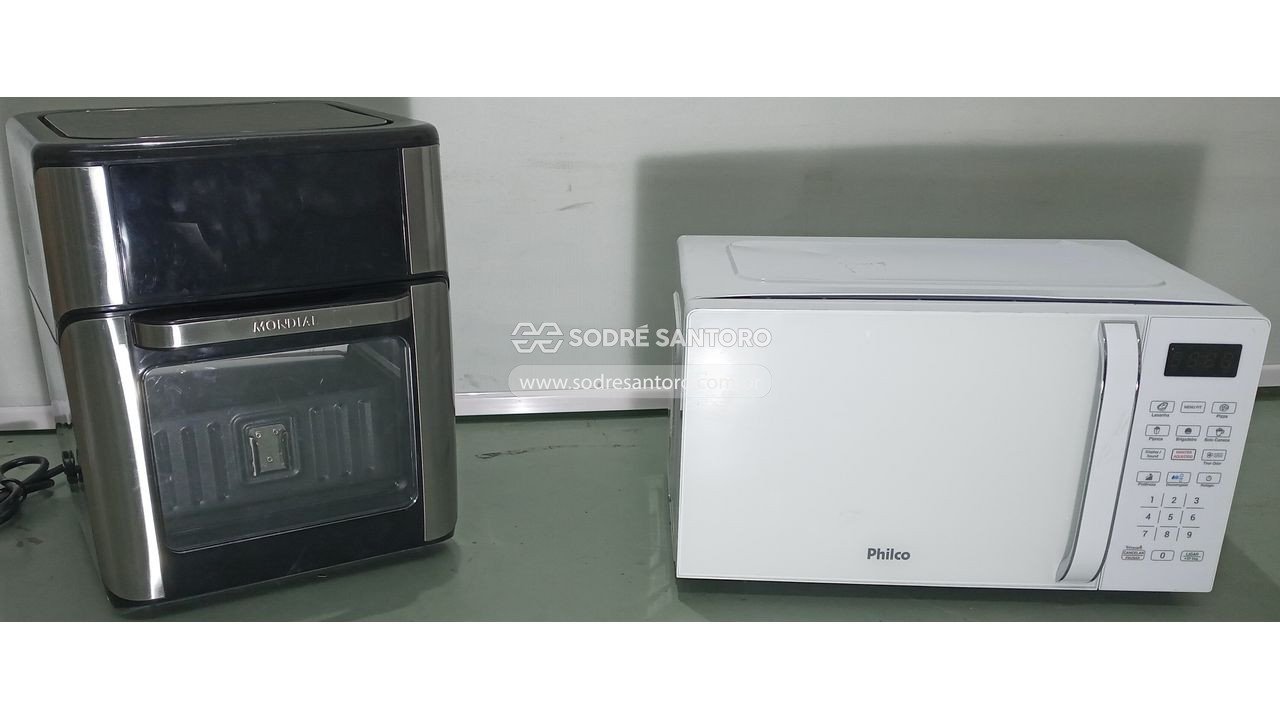 1 forno de micro-ondas e 1 fritadeira air fry