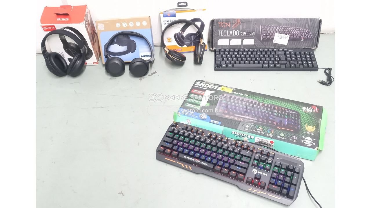 3 fones e 2 teclados