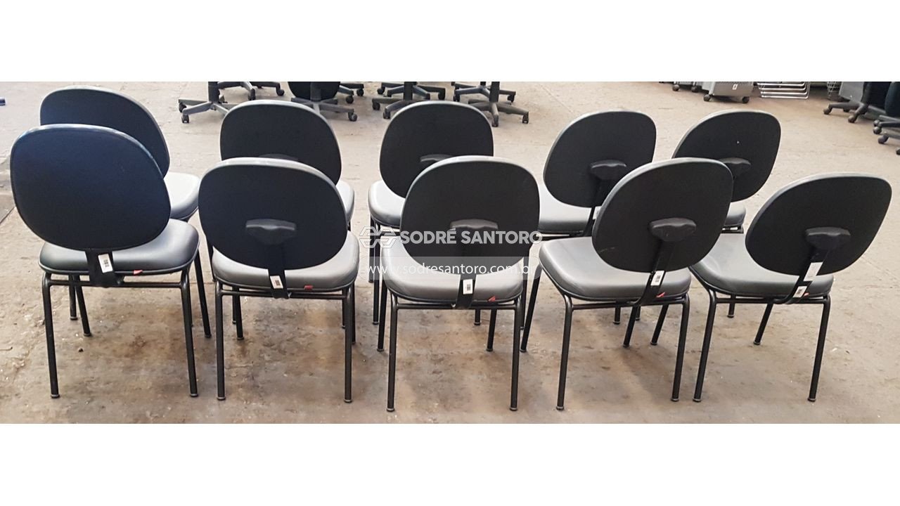 Foto 6 de 6: 29 cadeiras (1 sem pé, 10 fixas, 18 giratórias)