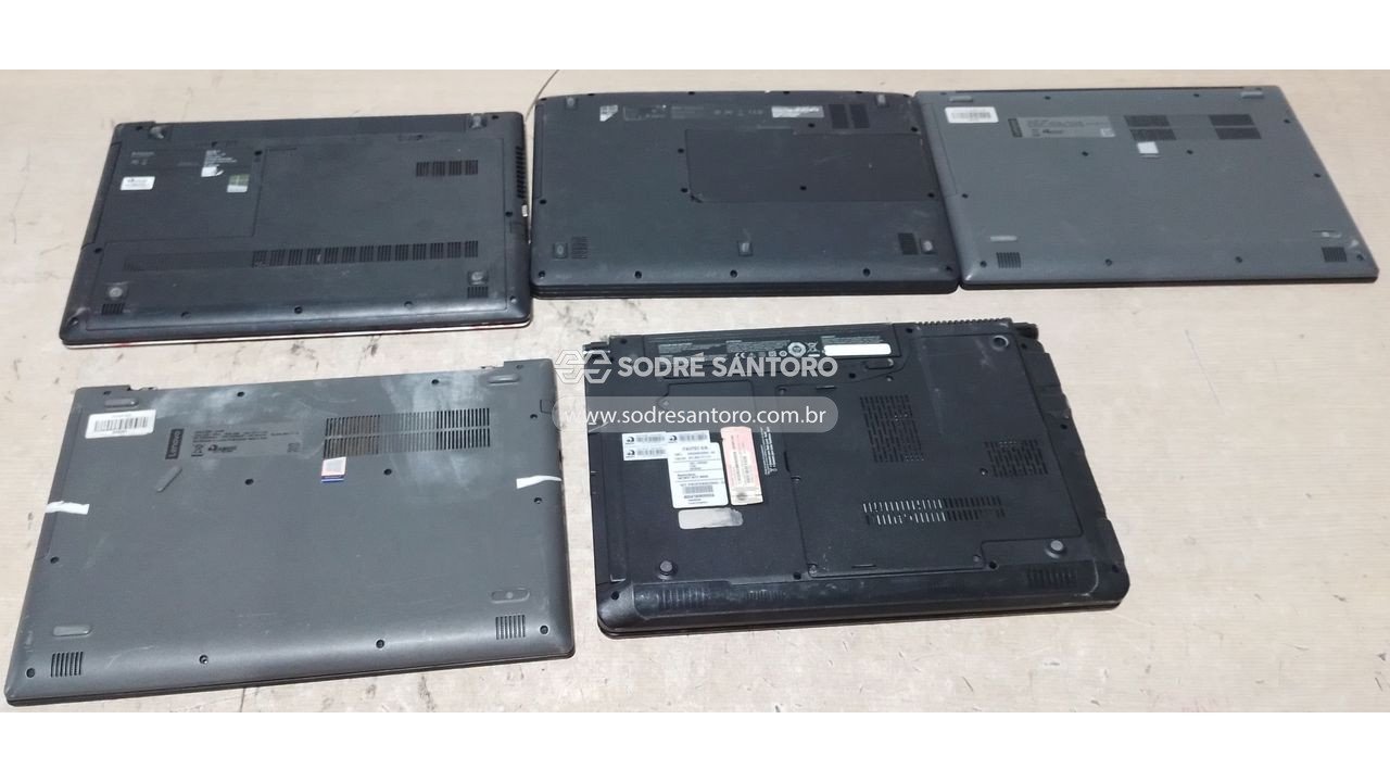 Foto 3: sucata 5 notebooks (1 itautec, 1 acer e 3 lenovo)