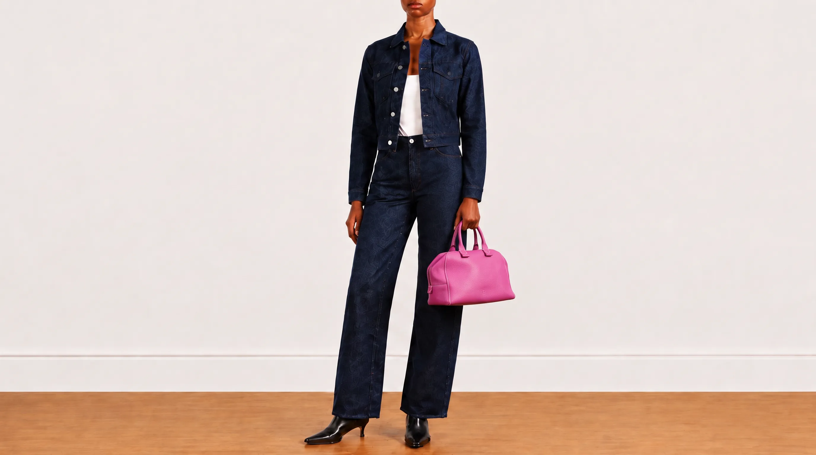 Foto 2: CAROLINA HERRERA - Bolsa Blasón S Média em Couro Rosa