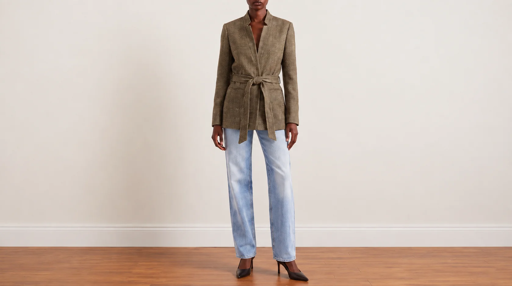 Foto 2: OSCAR DE LA RENTA - Blazer Vintage em Tweed Texturizado, Com Cinto em Amarração. Tamanho 10 EUA / 40 BR