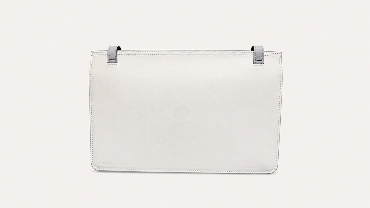 Foto 4: GUCCI - Bolsa Lady Bamboo Flap Bag Média em Couro Branco
