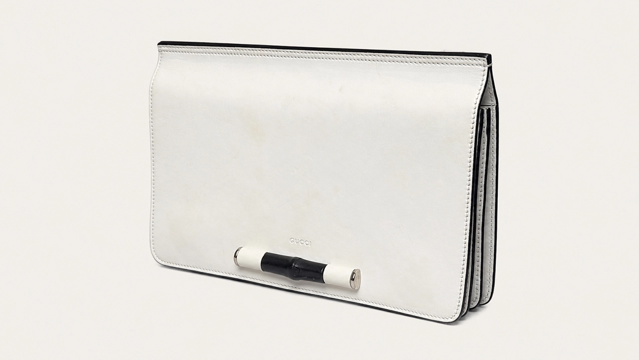 Foto 3: GUCCI - Bolsa Lady Bamboo Flap Bag Média em Couro Branco