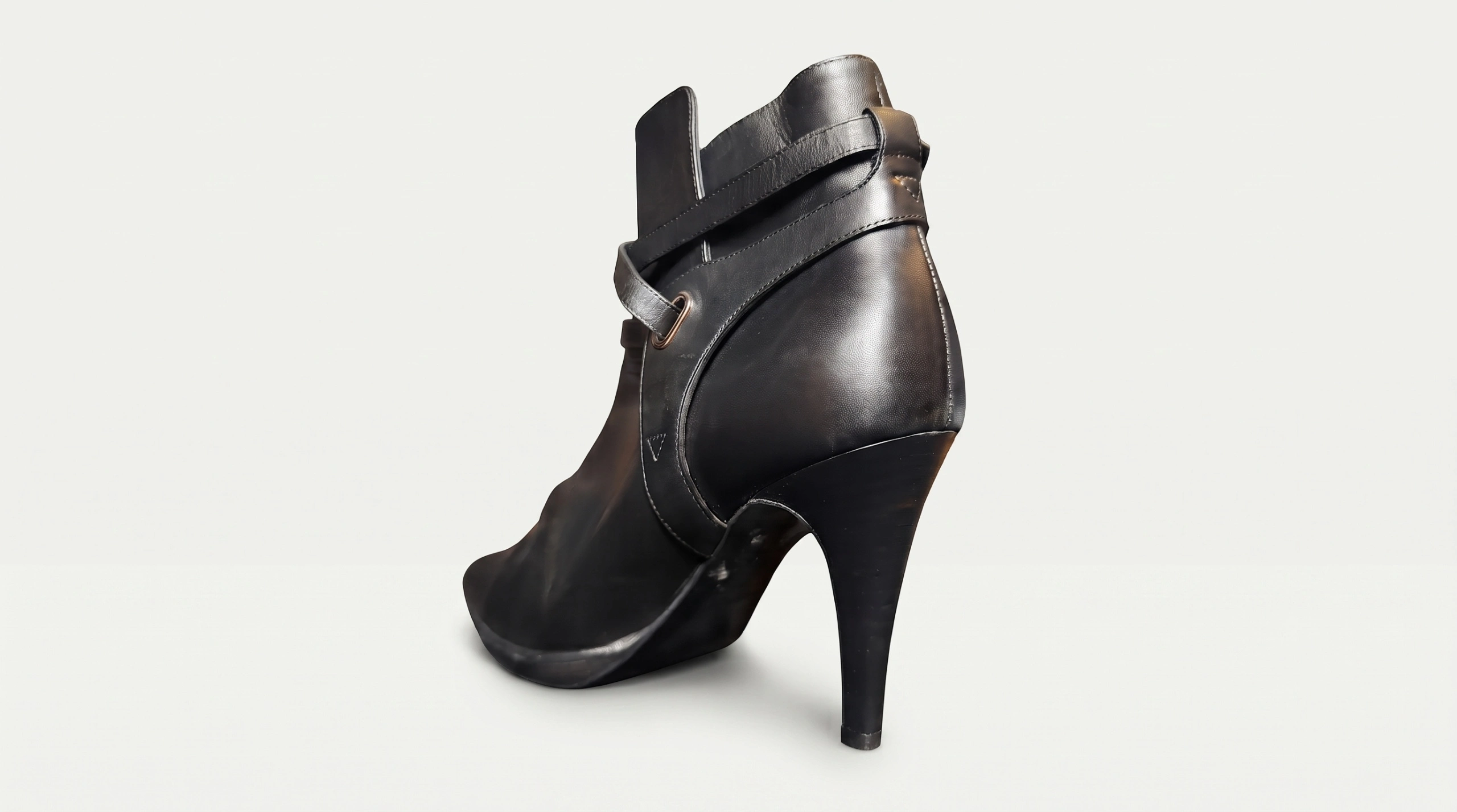 Foto 3: HERMÈS - Bota em Couro preto. Tamanho 37 IT / 35 BR