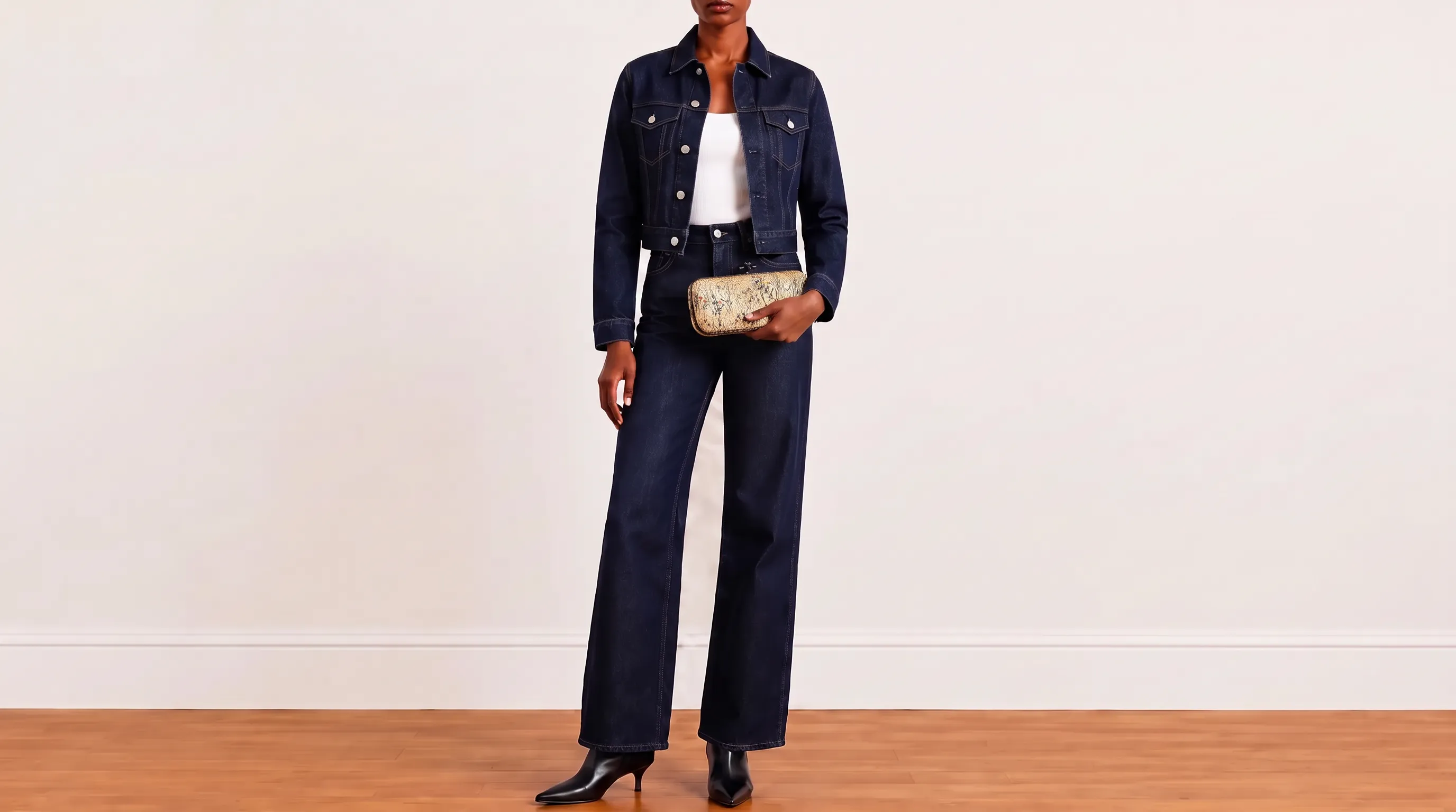 Foto 2: BOTTEGA VENETA - Clutch Knot Strech em Lizard com Estampa Botânica