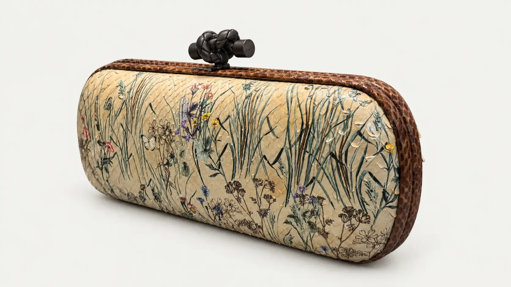 Foto 3: BOTTEGA VENETA - Clutch Knot Strech em Lizard com Estampa Botânica