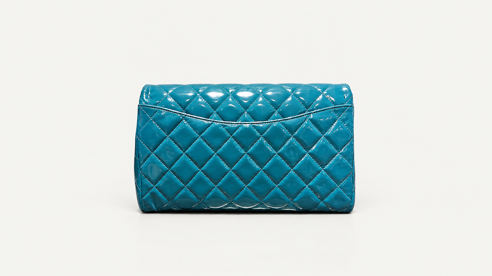 Foto 3: CHANEL - Bolsa Soft Single Flap em Verniz