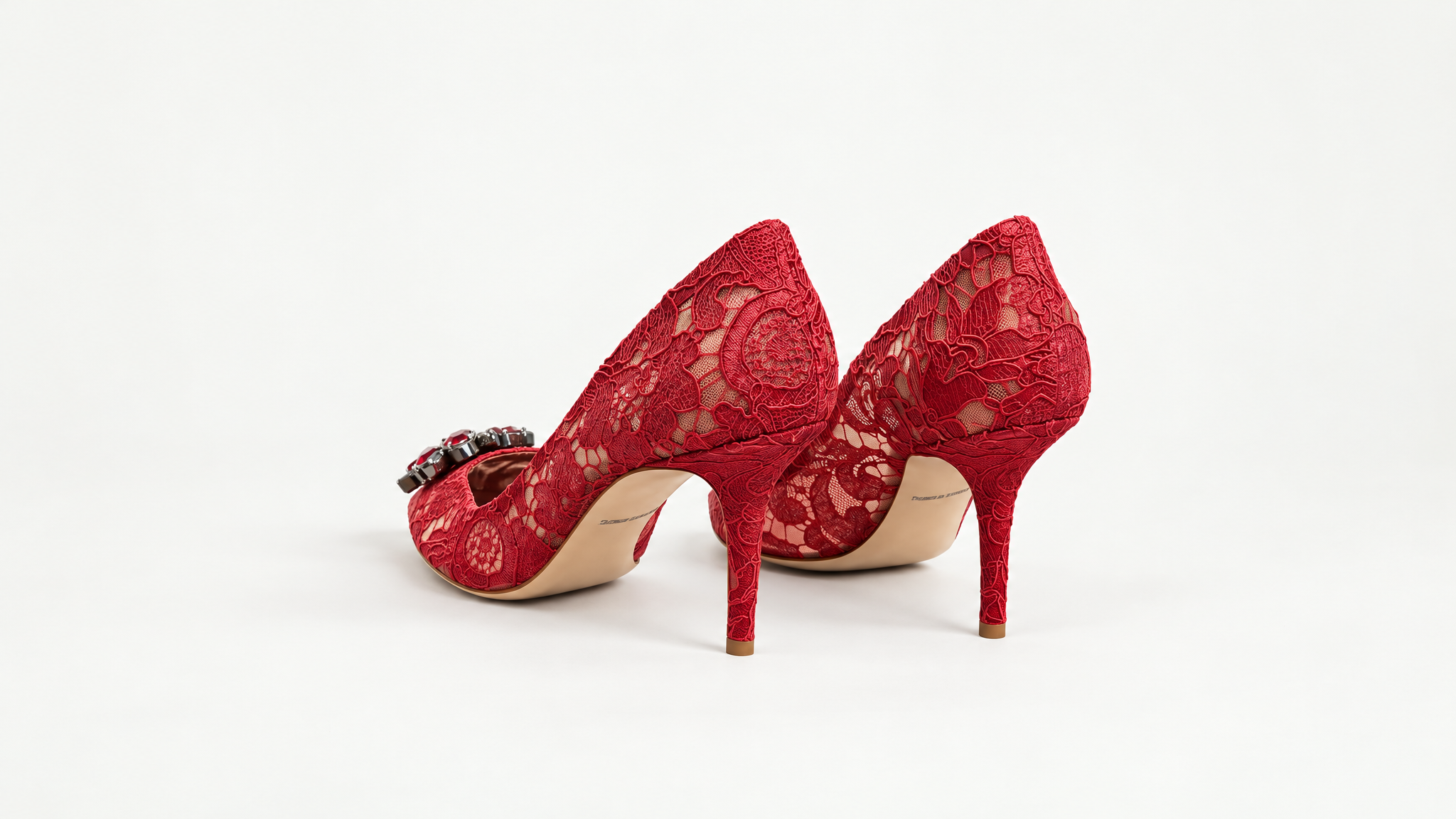 Foto 3: DOLCE & GABBANA - Scarpin Bellucci Raibown Lace. Tamanho 37 IT / 35 BR