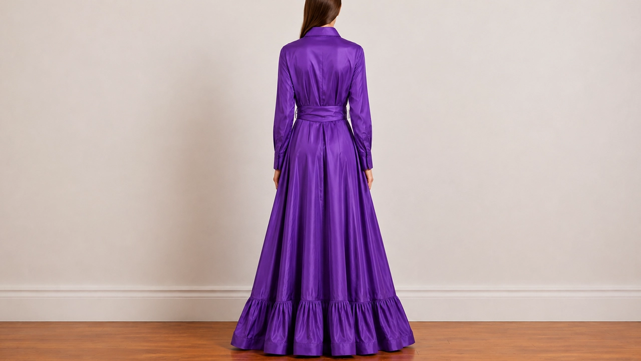 Foto 3: CAROLINA HERRERA - Vestido de manga longa em tafetá roxo. Tamanho 10 US / 44 BR