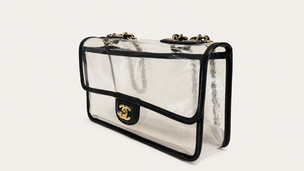 Foto 3: CHANEL - Bolsa Sand by The Sea Média Flap em PVC Transparente
