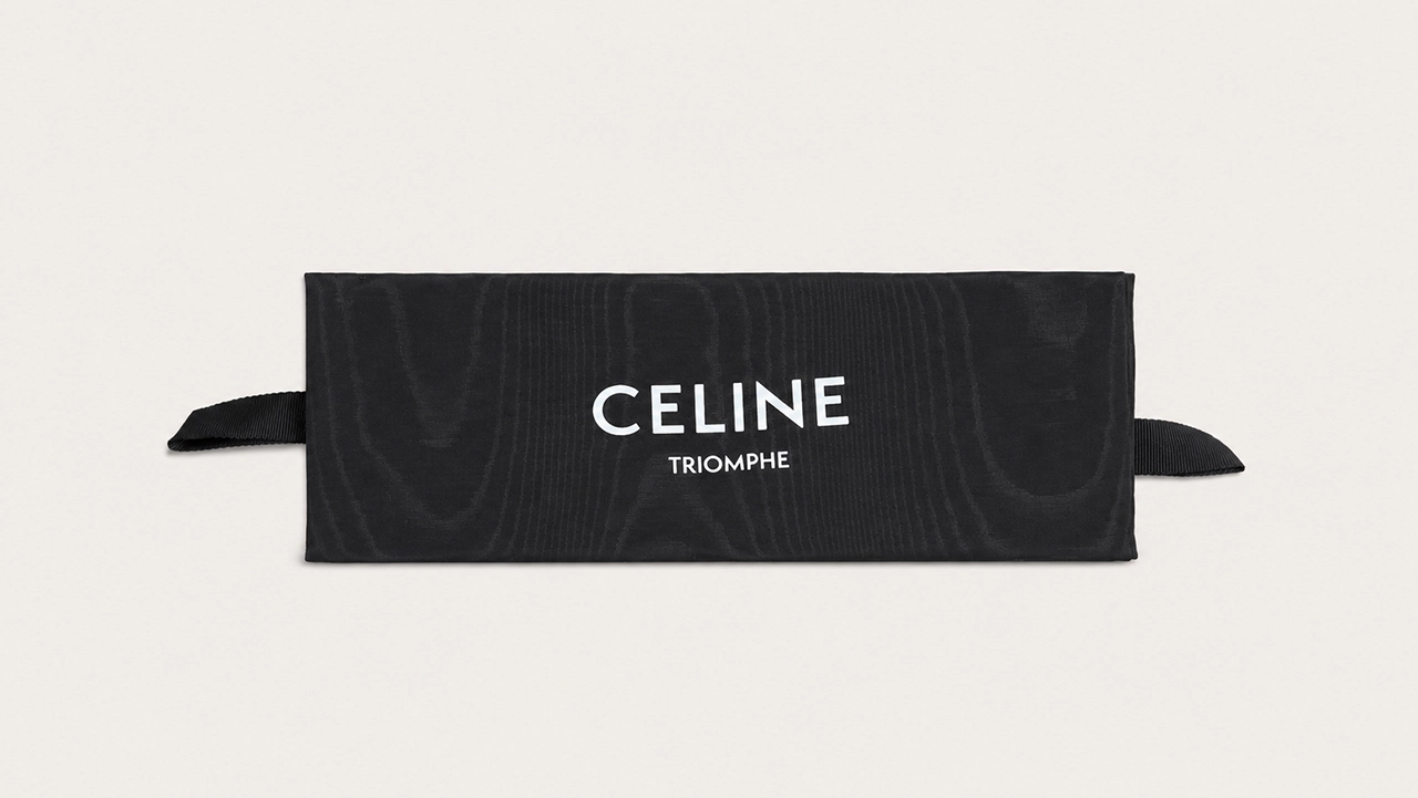 Foto 5: CELINE - Bolsa Triomphe Teen em Ráfia e Couro Tan