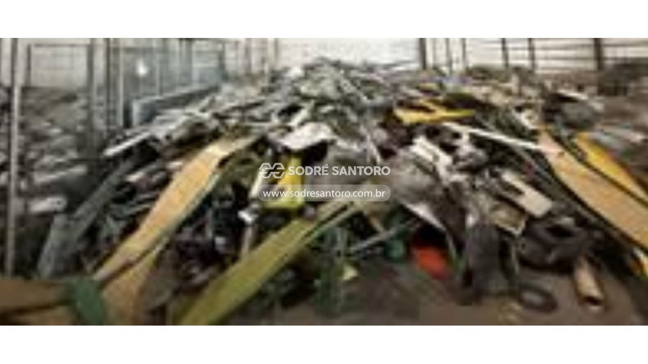 Foto 3: sucata de ferro em aproximadamente 60 m³