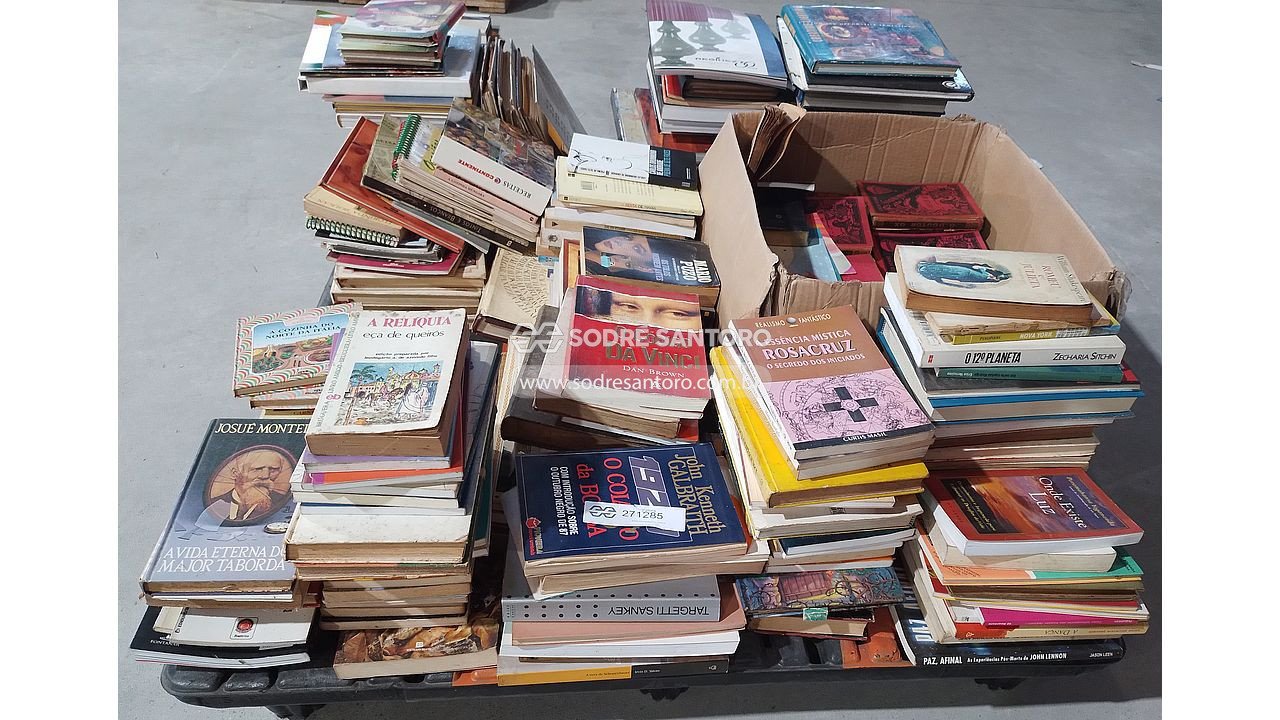 Foto 2: livros variados de diversos gêneros,livros variados de diversos gêneros