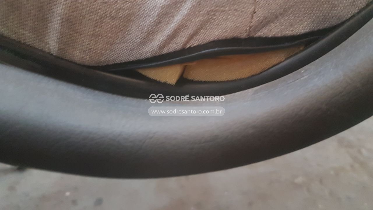 Foto 5: 5 cadeiras fixas c/ braços giroflex