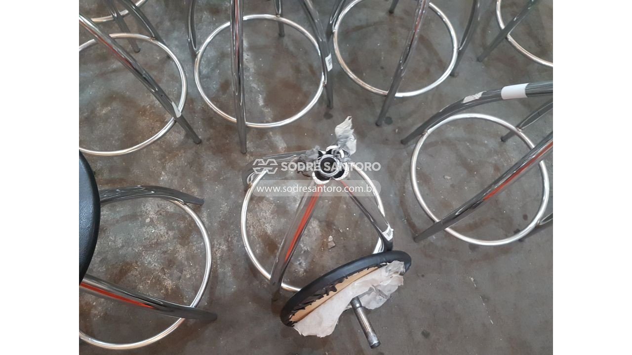 Foto 6 de 7: 31 banquetas altas giratorias assento redondo