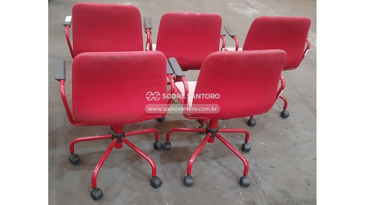 Foto 4: 5 cadeiras c/ braços, giratórias c/ rodízios