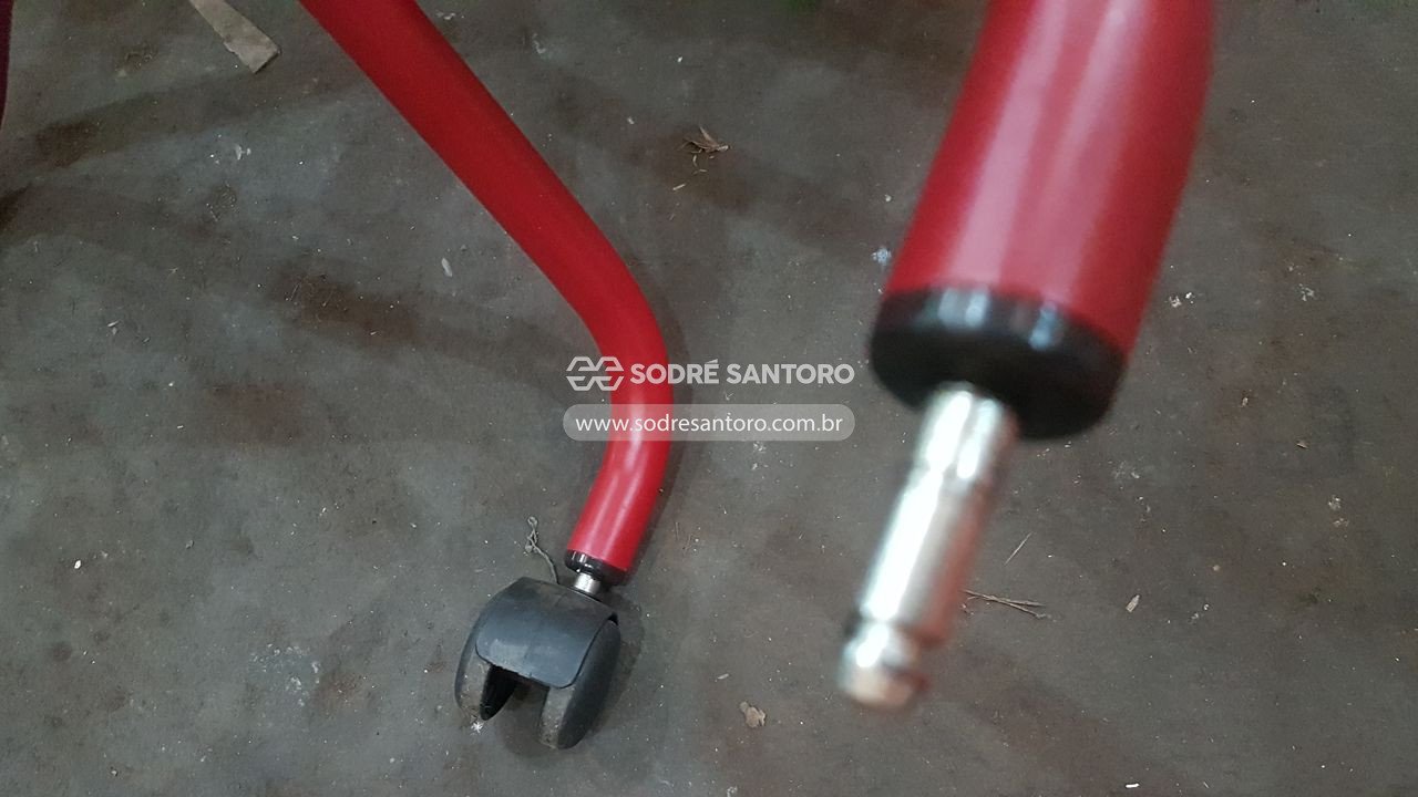 Foto 5: 5 cadeiras c/ braços, giratórias c/ rodízios