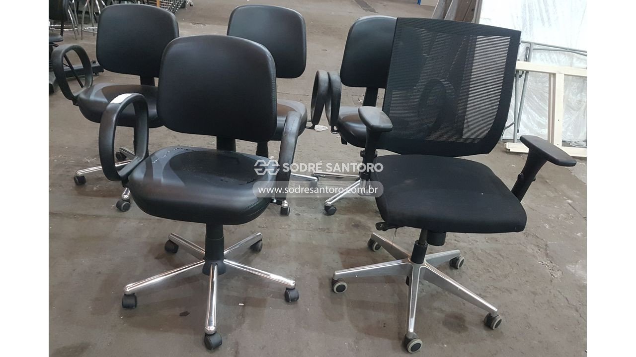 Foto 2: 5 cadeiras c/ braços, giratórias c/ rodízios pretas
