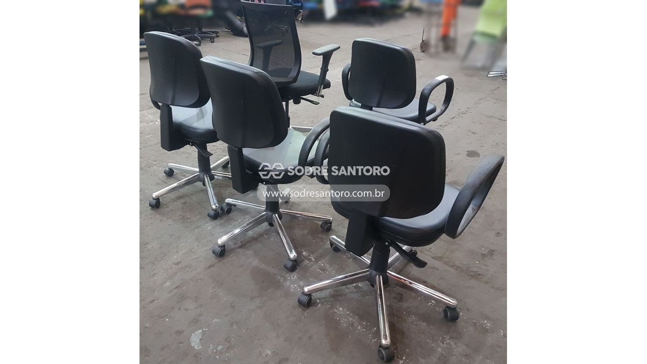 Foto 5: 5 cadeiras c/ braços, giratórias c/ rodízios pretas