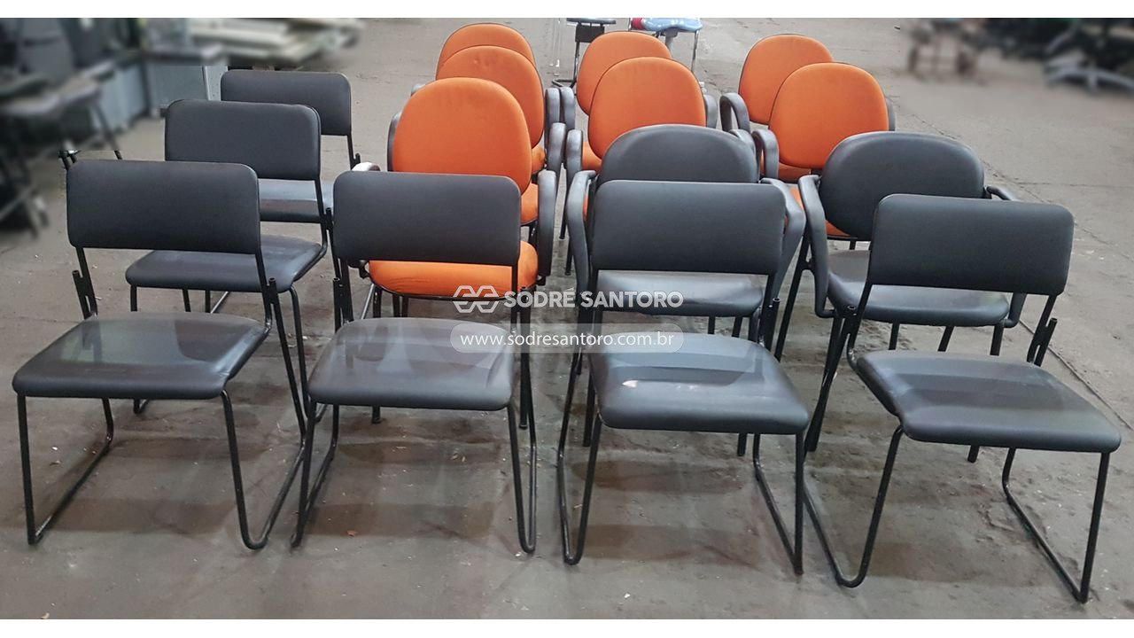 Foto 5: 15 cadeiras fixas