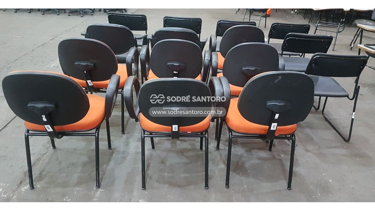 Foto 7 de 13: 15 cadeiras fixas