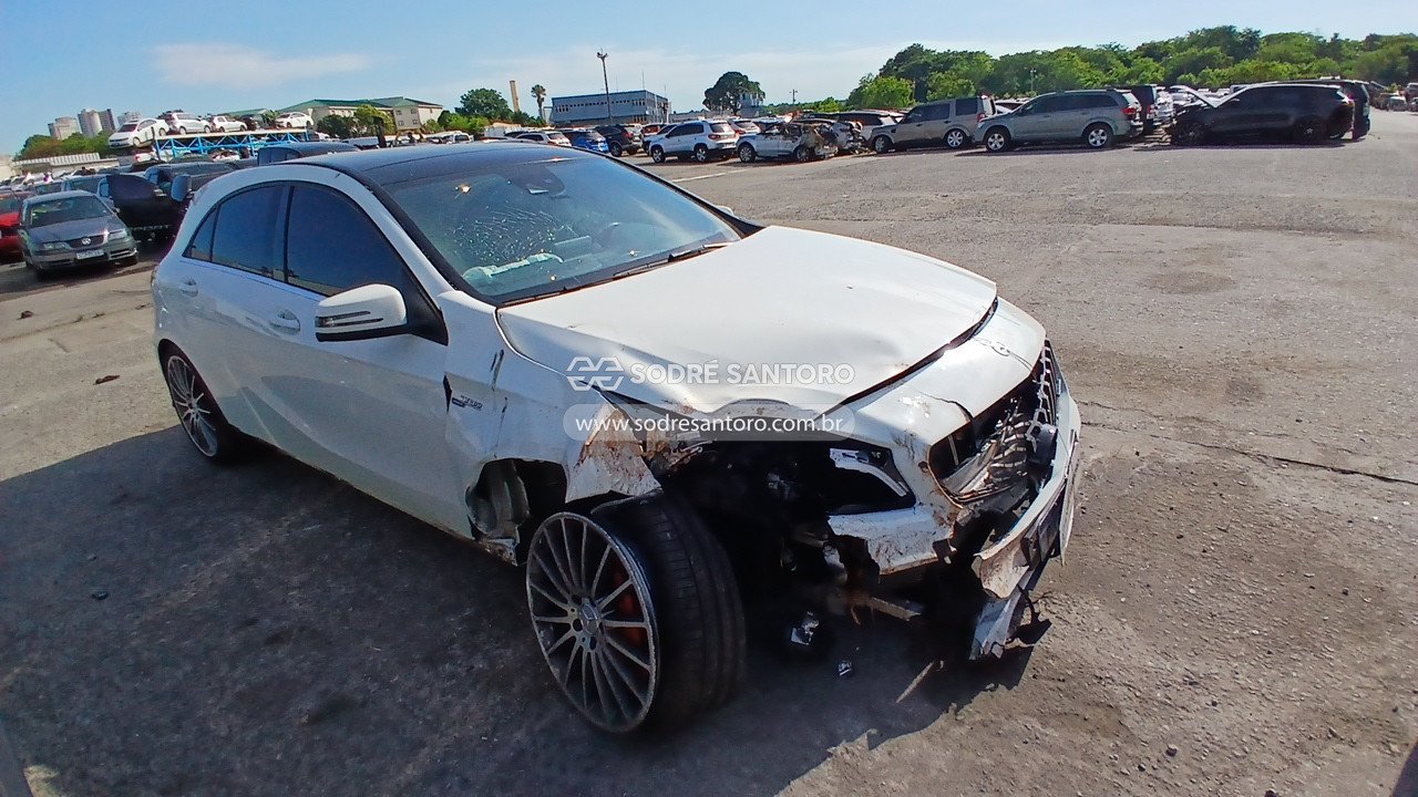 mb a45 amg 4m - 2015/2016 - pl_ final 0 código interno
(957451). bem encontra-se: rod. pres. dutra, km 223,5
pista lateral guarulhos - cambio: automatico - danif motor: danificado air-bags: danificado - média monta.-
renavam: 01085572584 - colisão -...