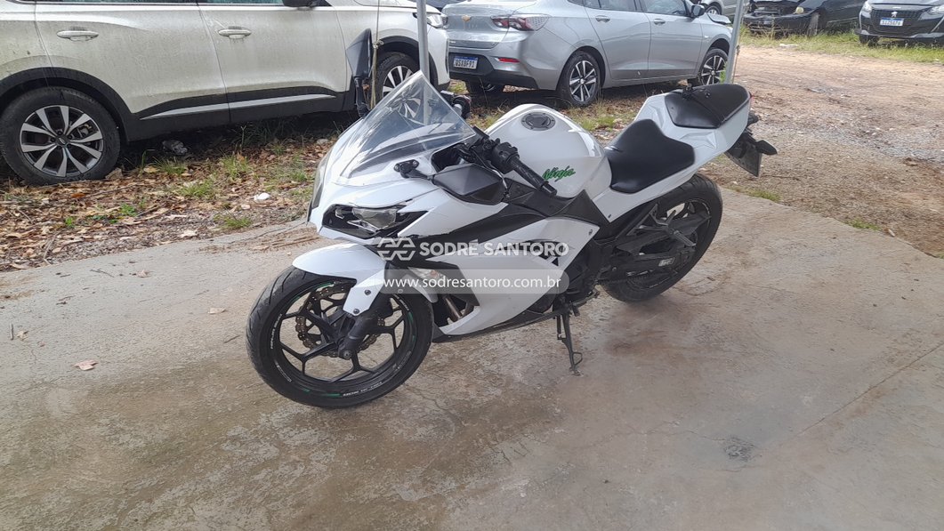 Leilão KAWASAKI NINJA 300 15/15 - Leilão de veiculos - Sodré Santoro
