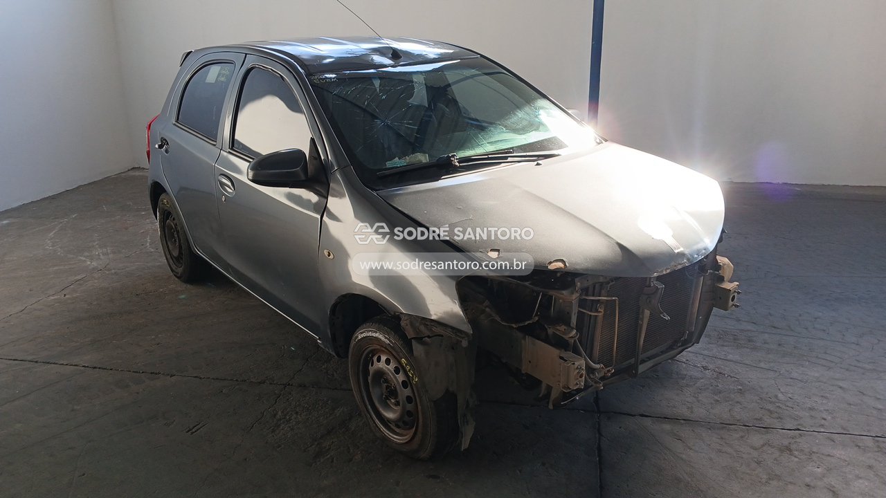 toyota - etios hb x