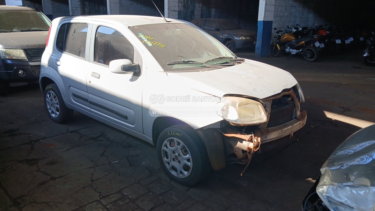 Fiat Uno Vivace 1.0 2011 em leilão