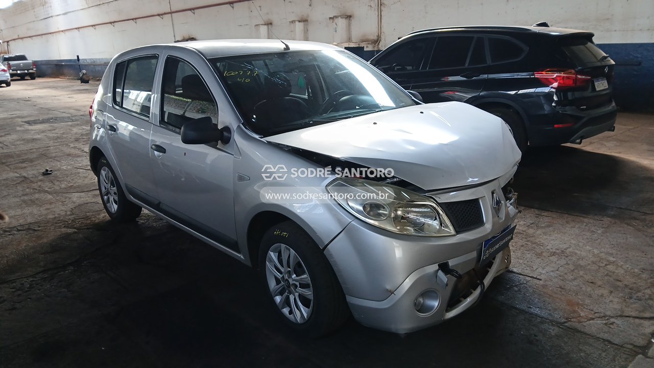 Renault Sandero Exp 16 2011 em leilão