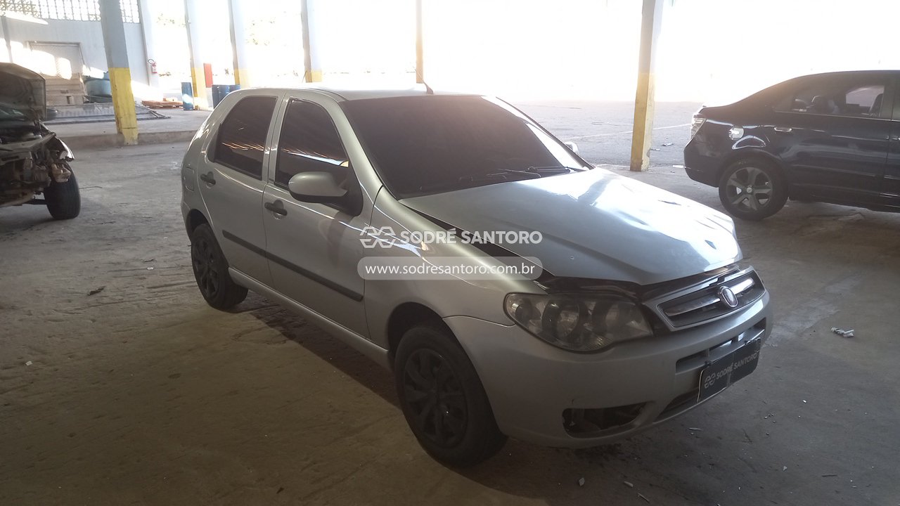 Fiat Palio Fire Economy 2013 em leilão