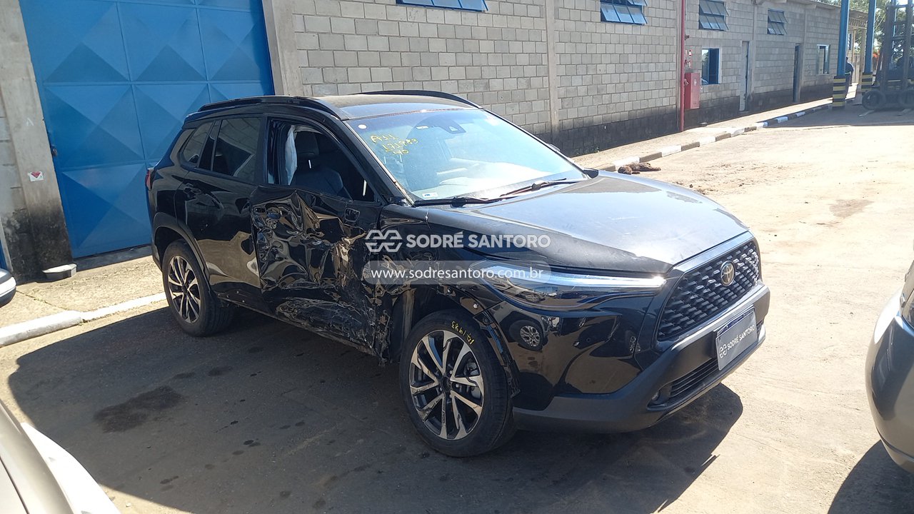 Toyota Corolla Cross Xre 20 2023 em leilão