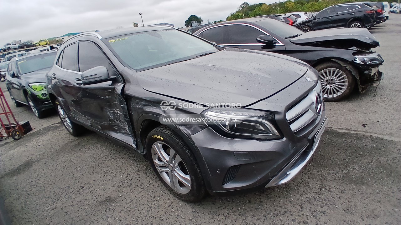Mercedes-benz Gla 200 Ff 2017 em leilão