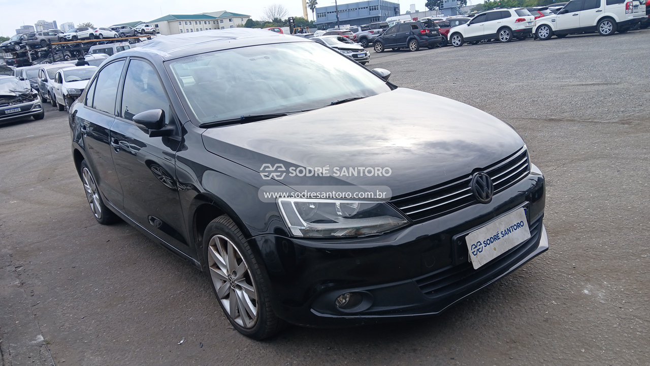 Volkswagen Jetta 2.0 2014 em leilão