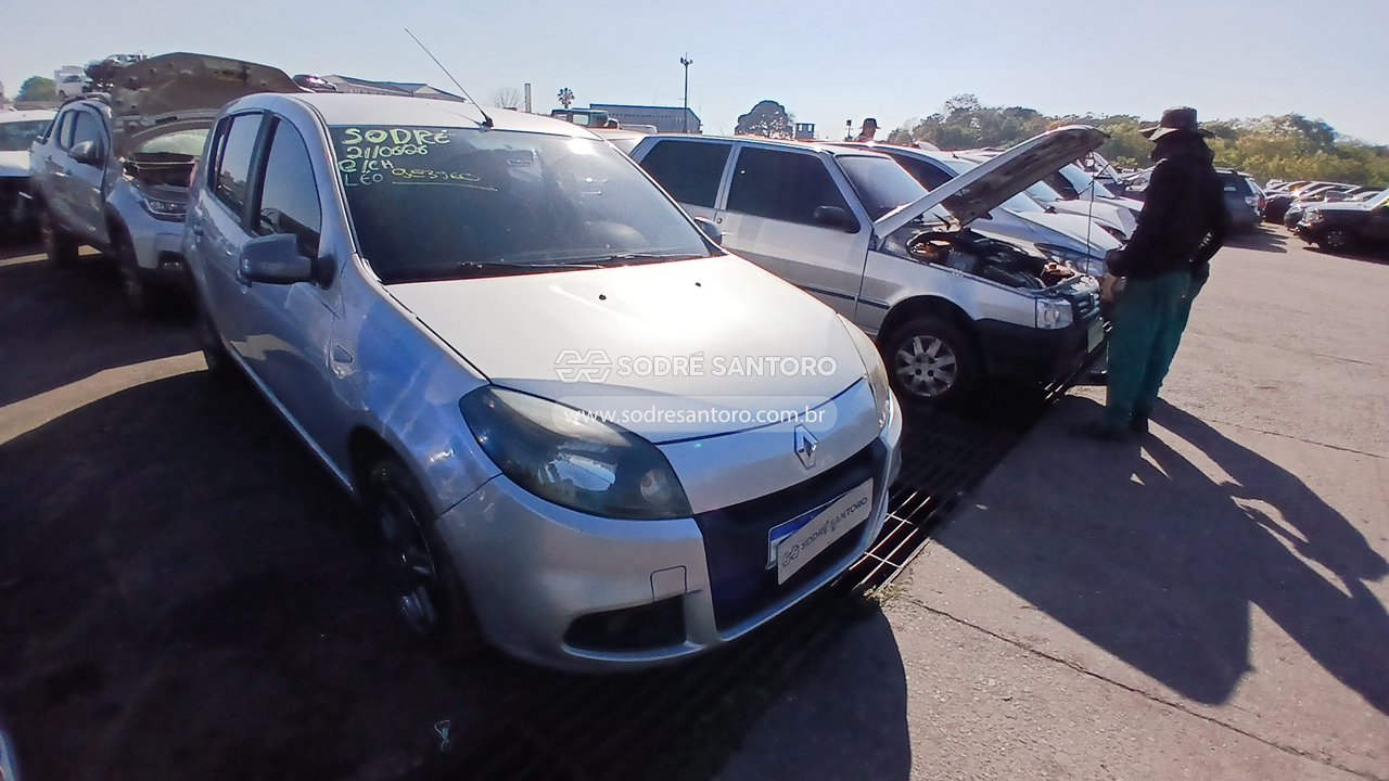 Renault Sandero 2014 em leilão
