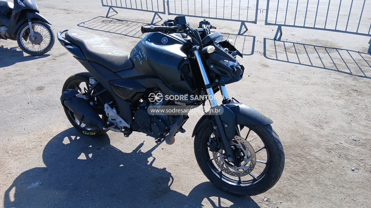 Yamaha Fz15 Fazer 2025 em leilão