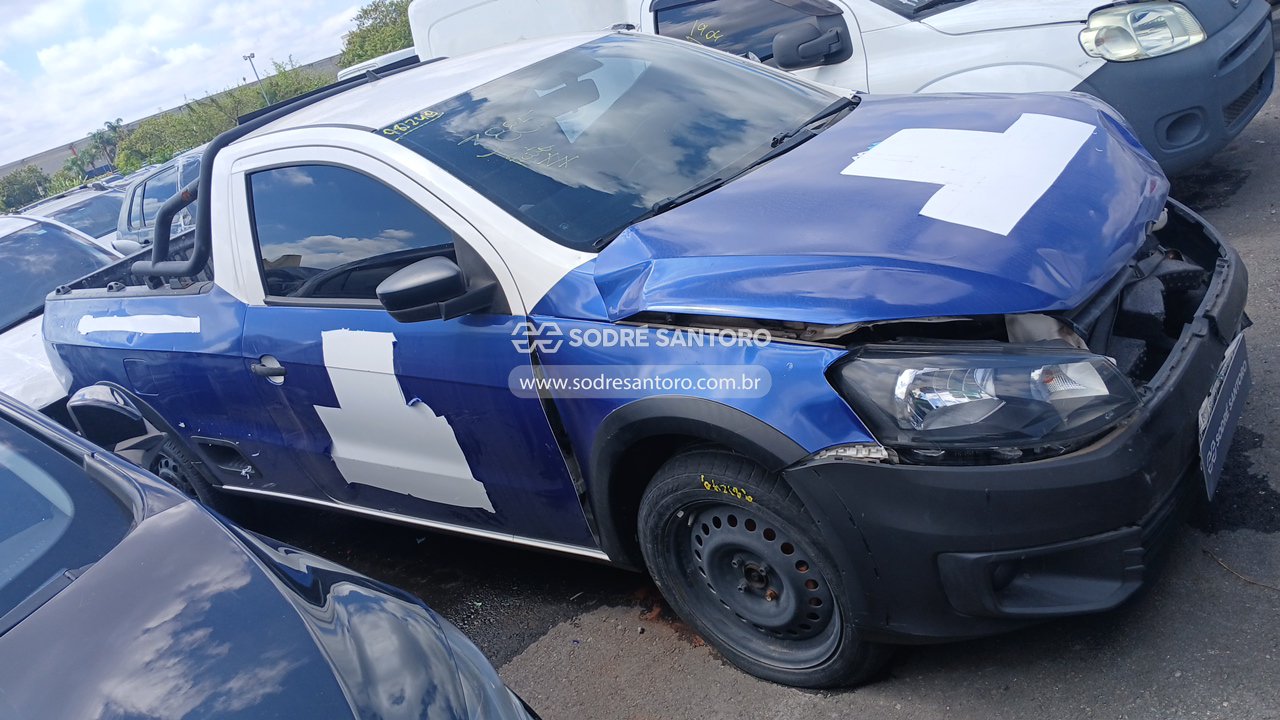 Volkswagen Saveiro 2015 em leilão