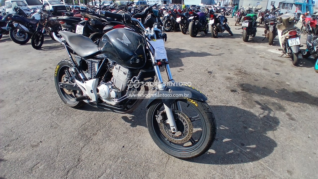 Honda Cb 300r 2012 em leilão