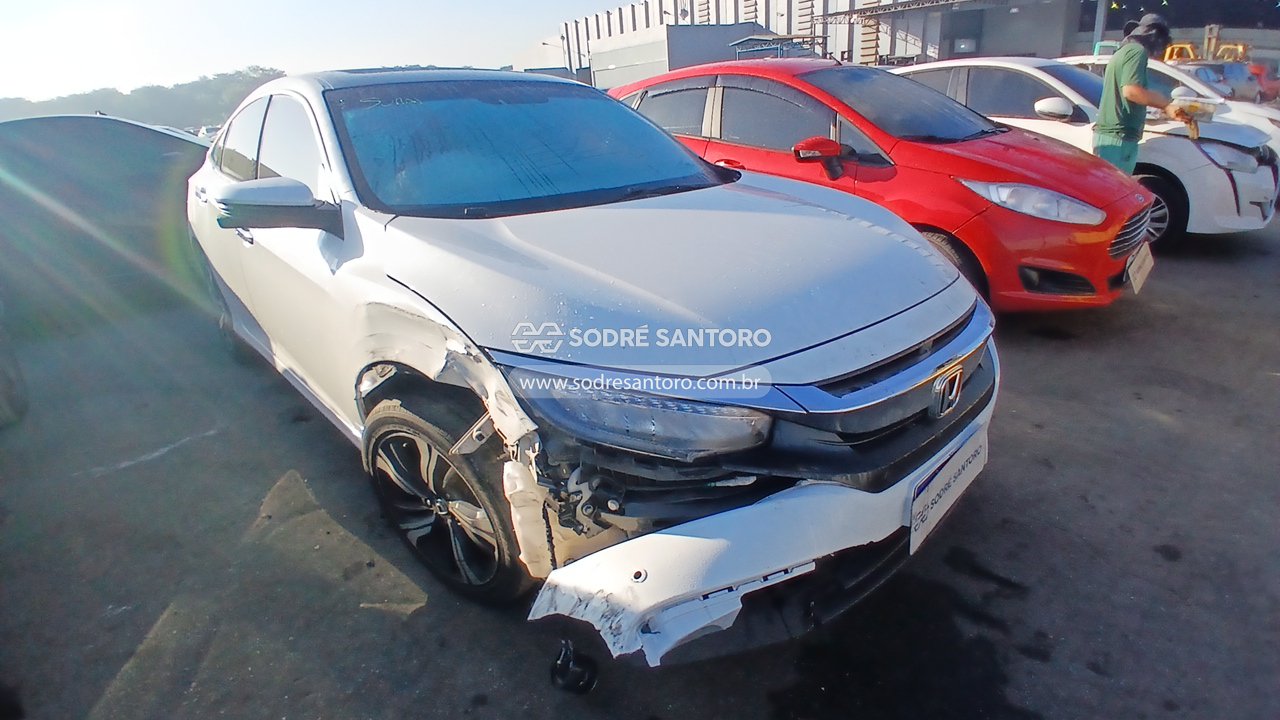 Honda Civic Touring Cvt 2017 em leilão