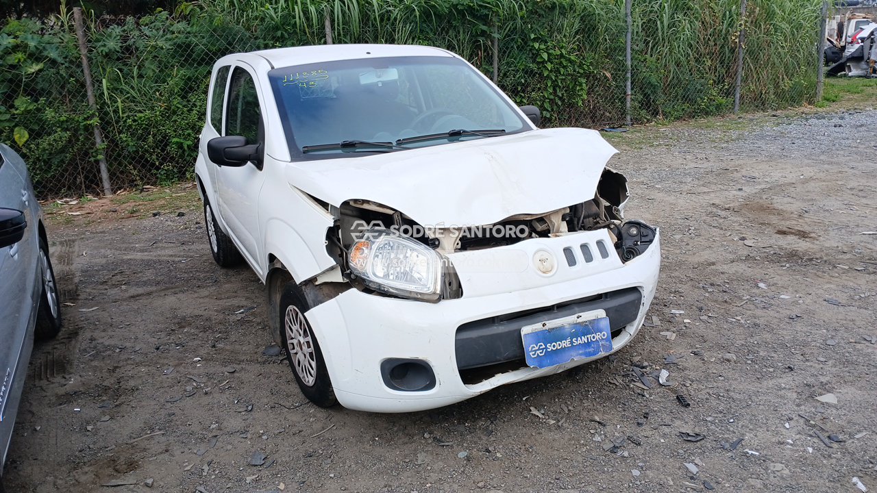 Fiat Uno Vivace 1.0 2015 em leilão