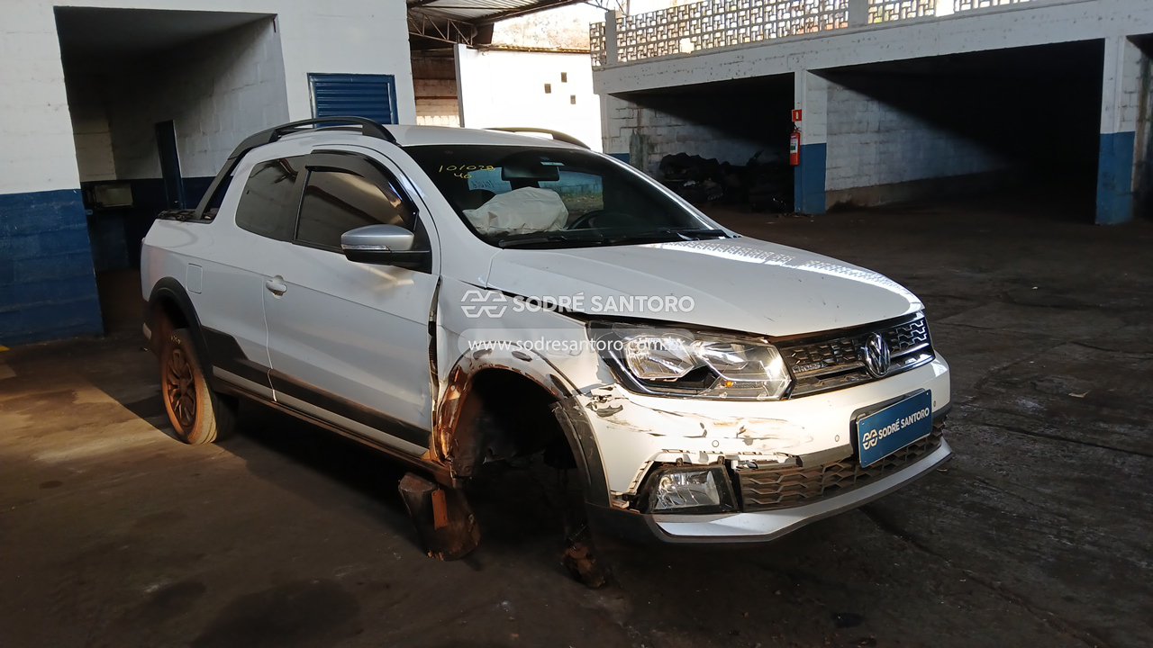 Volkswagen Saveiro Cd Cross Ma 2017 em leilão